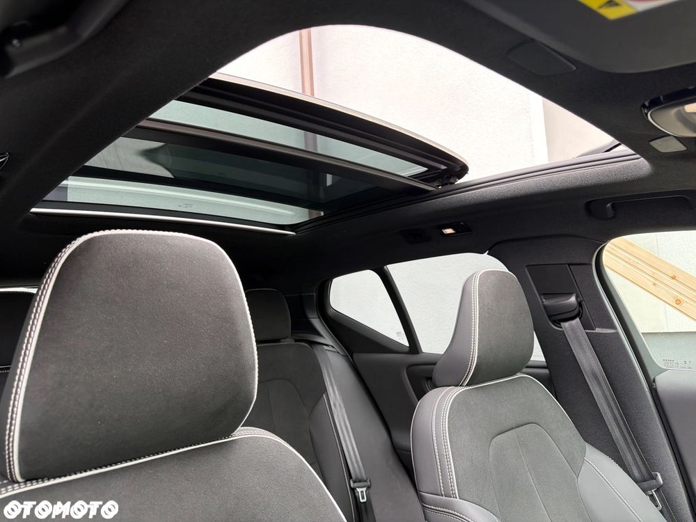 Volvo XC 40 B4 AWD Ultimate Dark - 7