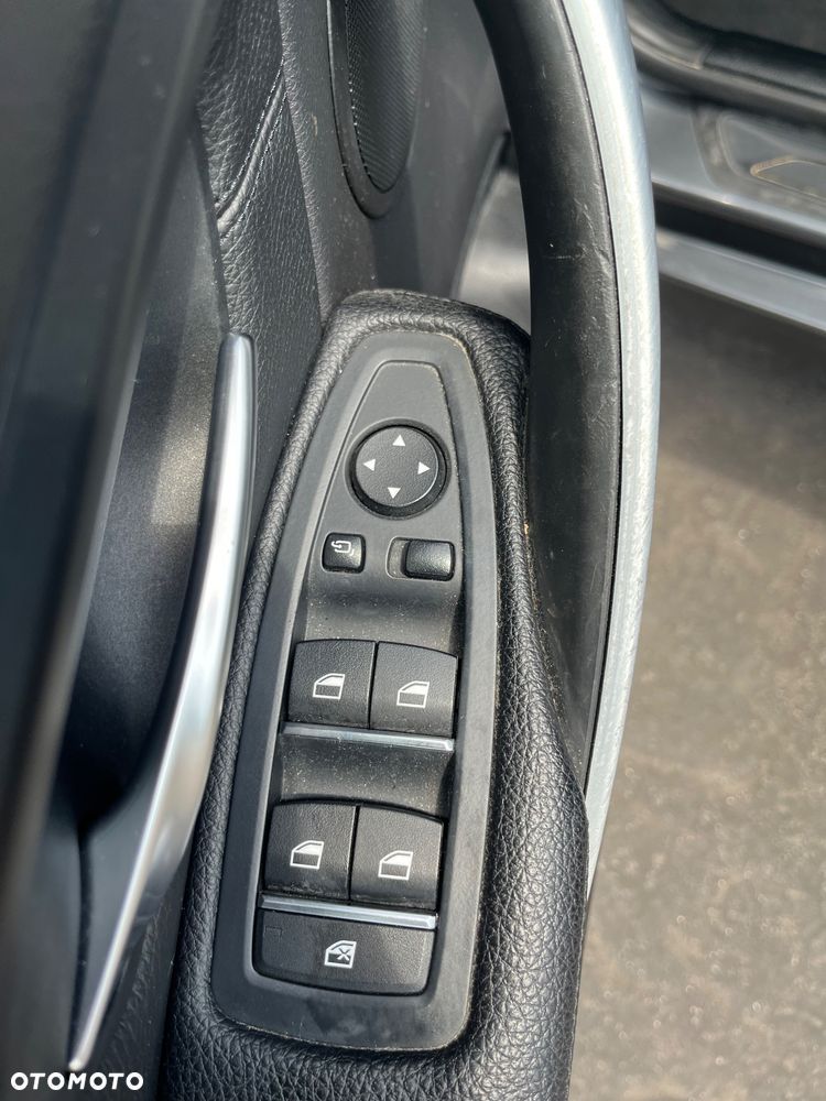 BMW Seria 3 320d xDrive - 19