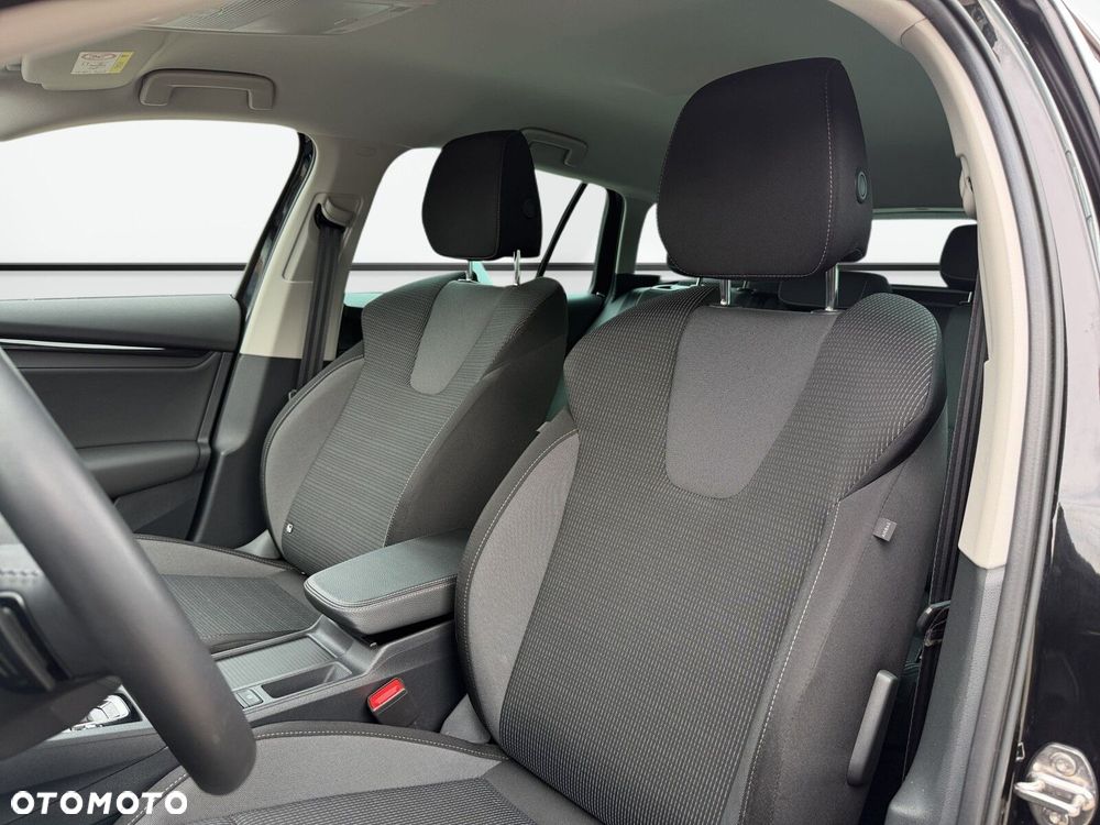 Skoda Octavia 1.5 TSI mHEV Selection DSG - 13