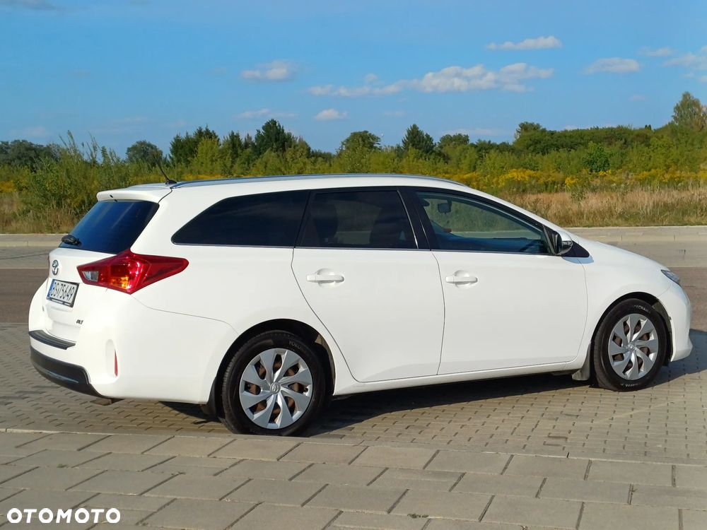 Toyota Auris 1.4 D-4D Comfort - 4