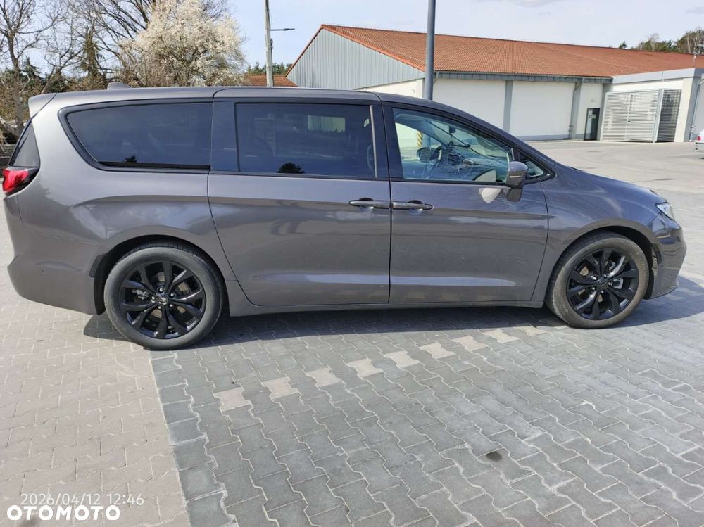 Chrysler Pacifica - 21