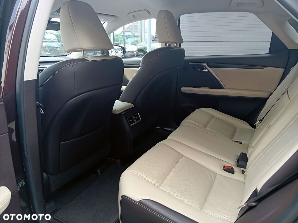 Lexus RX - 10