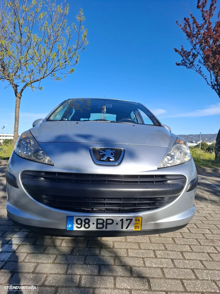 Peugeot 207 1.4 HDi Urban - 1