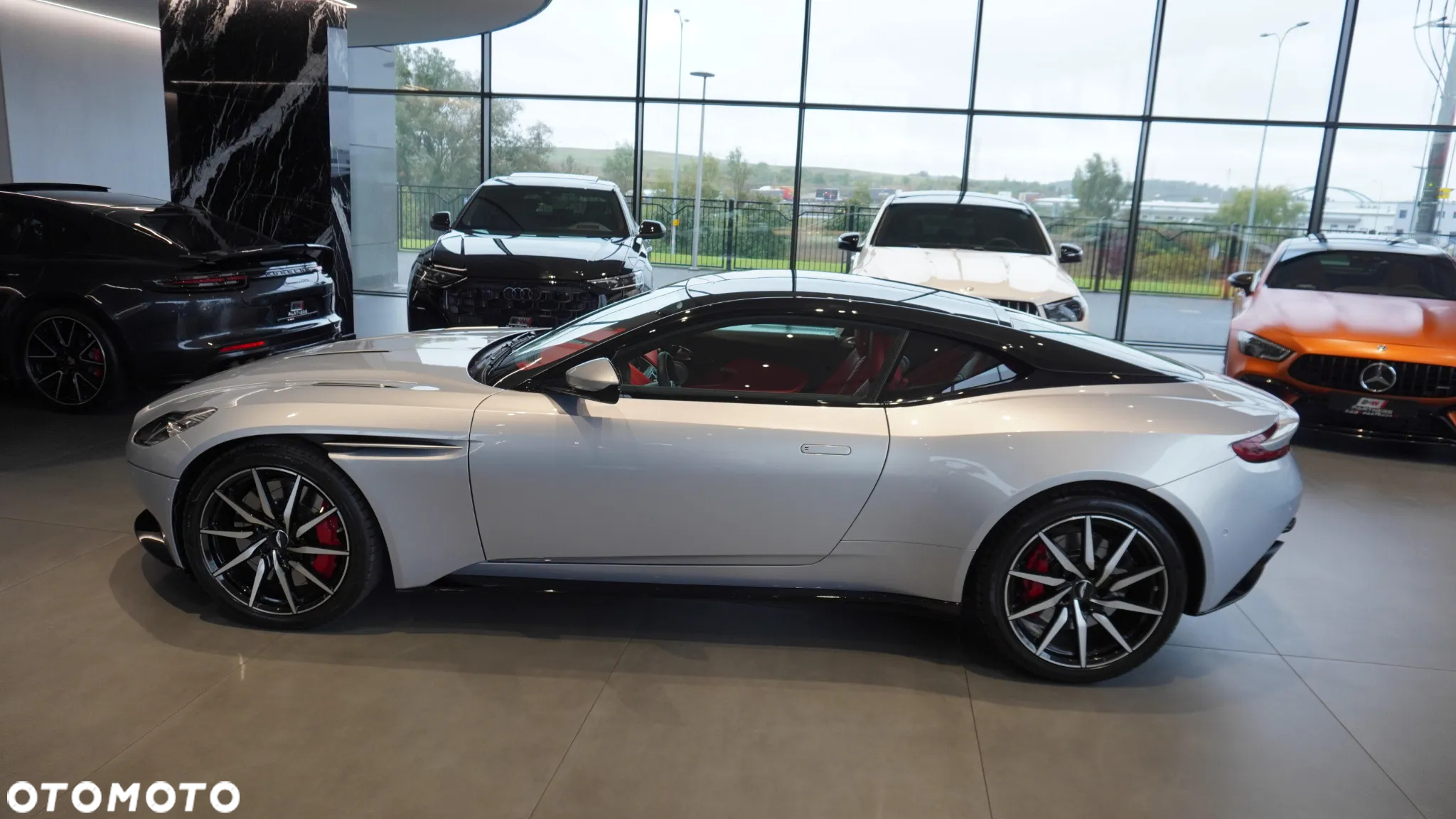 Aston Martin DB11 Launch Edition - 16