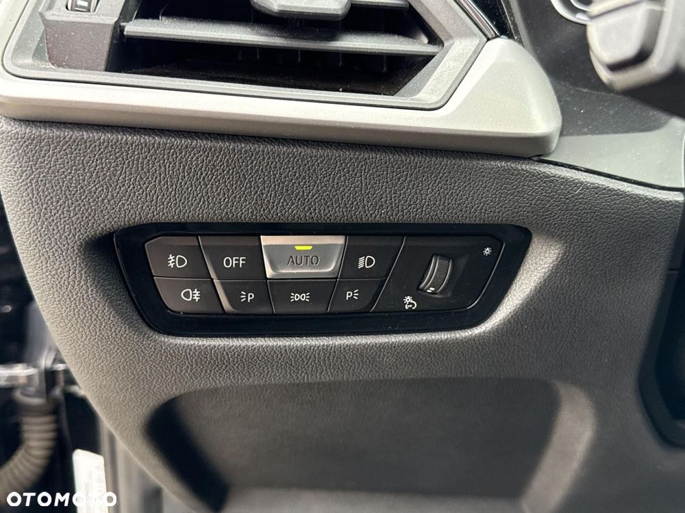 BMW Seria 3 318i Advantage - 19