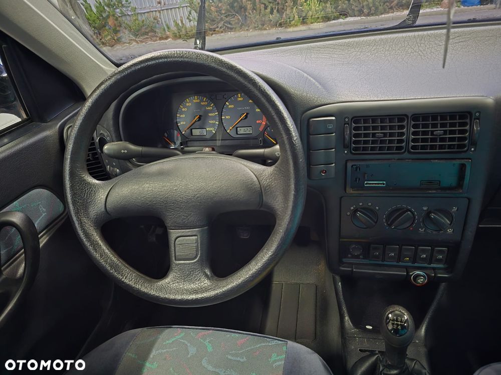 Seat Ibiza 1.0i Select - 19