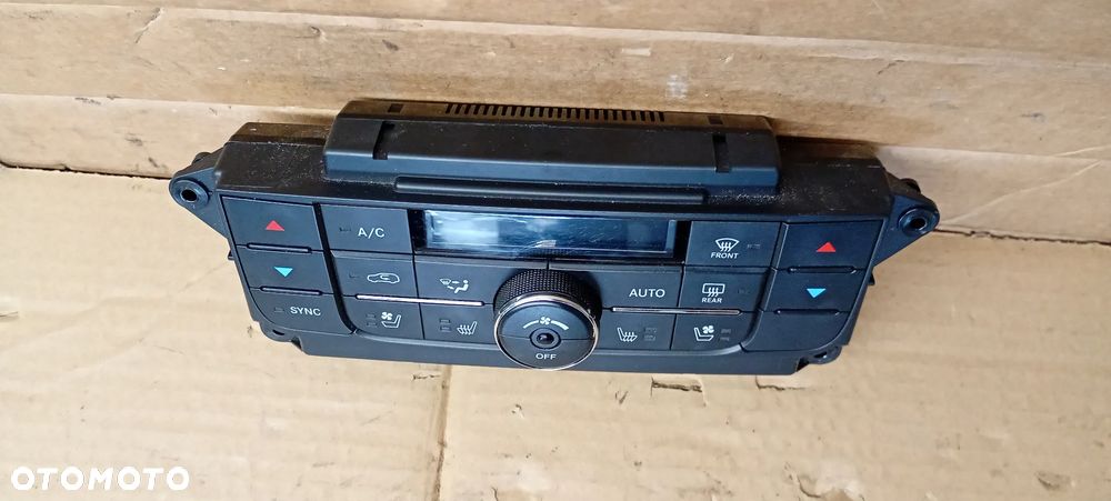 Panel nawiewu klimatyzacji klimy Jeep Grand Cherokee IV WK2 55111924AQ - 2