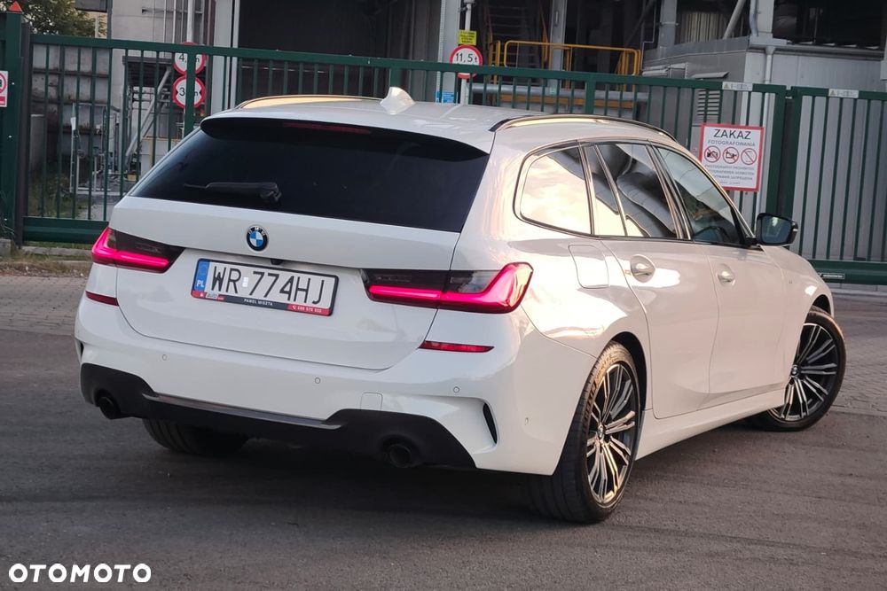BMW Seria 3 318d M Sport - 15