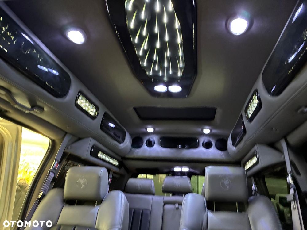 Chevrolet Express - 10