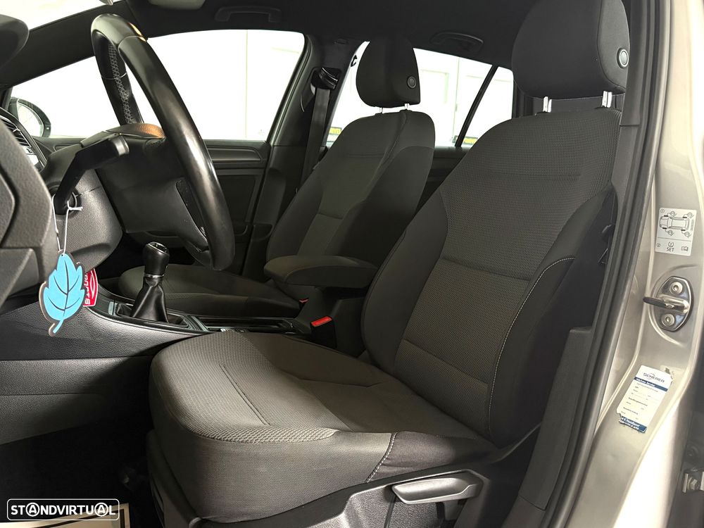 VW Golf 1.6 TDi Highline - 11