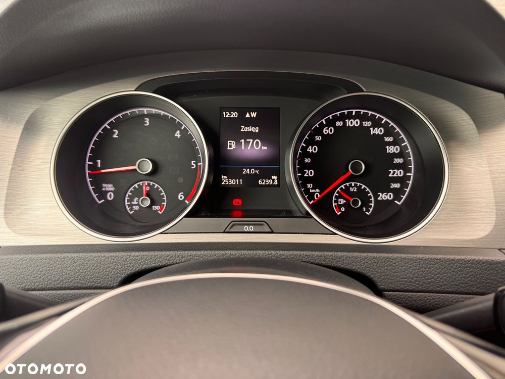 Volkswagen Golf 1.6 TDI BlueMotion Technology Lounge - 22