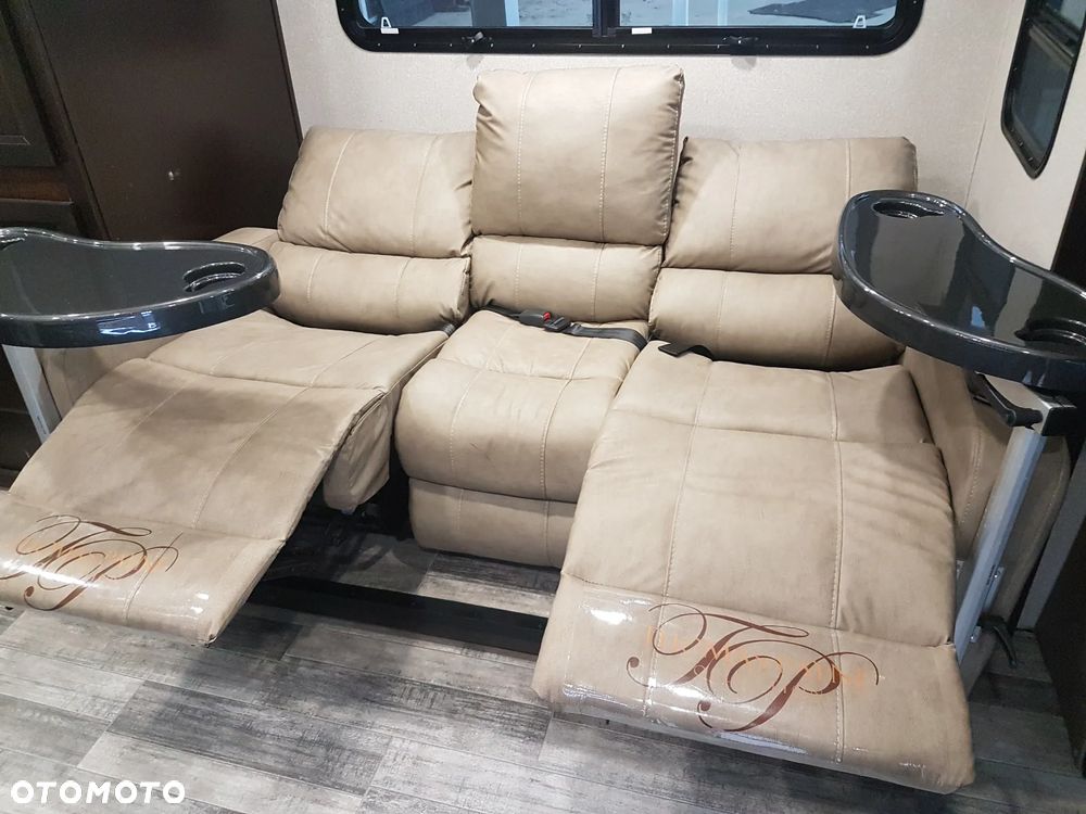 Mercedes-Benz Sprinter - 24