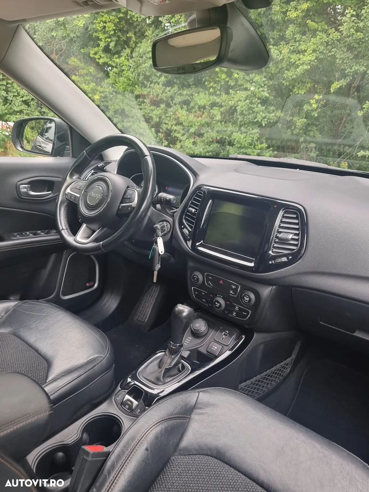 Jeep Compass 2.0 M-Jet 4x4 AT Longitude - 23