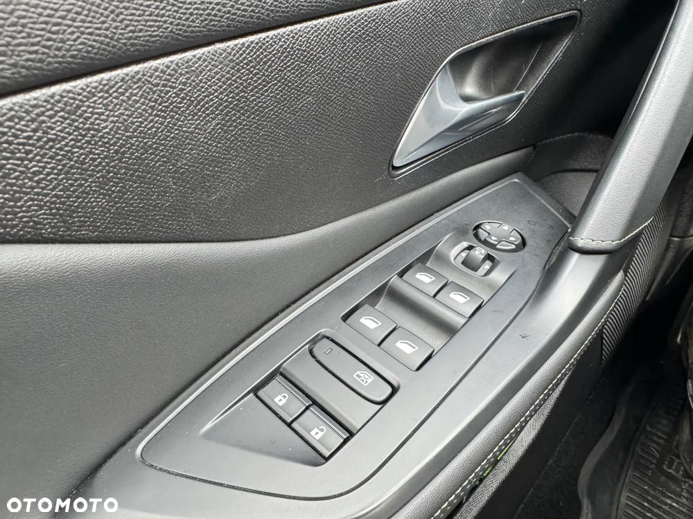 Peugeot 308 1.2 PureTech GT Pack S&S EAT8 - 31