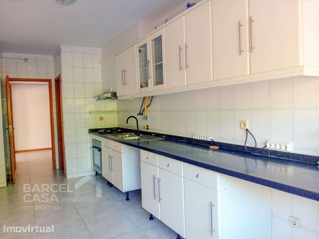 Apartamento T3 com garagem fechada em Arcozelo - Barcelos - Grande imagem: 5/15