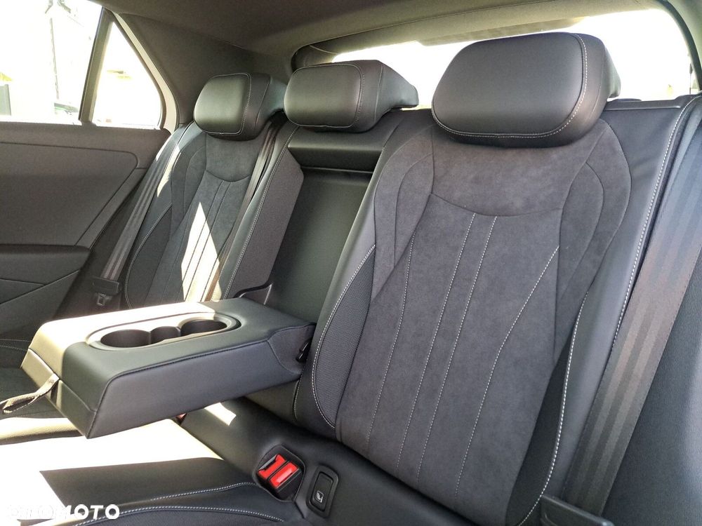 Volkswagen T-Roc 1.5 eTSI Style DSG - 37
