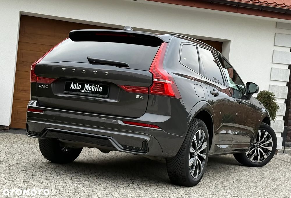 Volvo XC 60 B4 D Plus Dark - 5