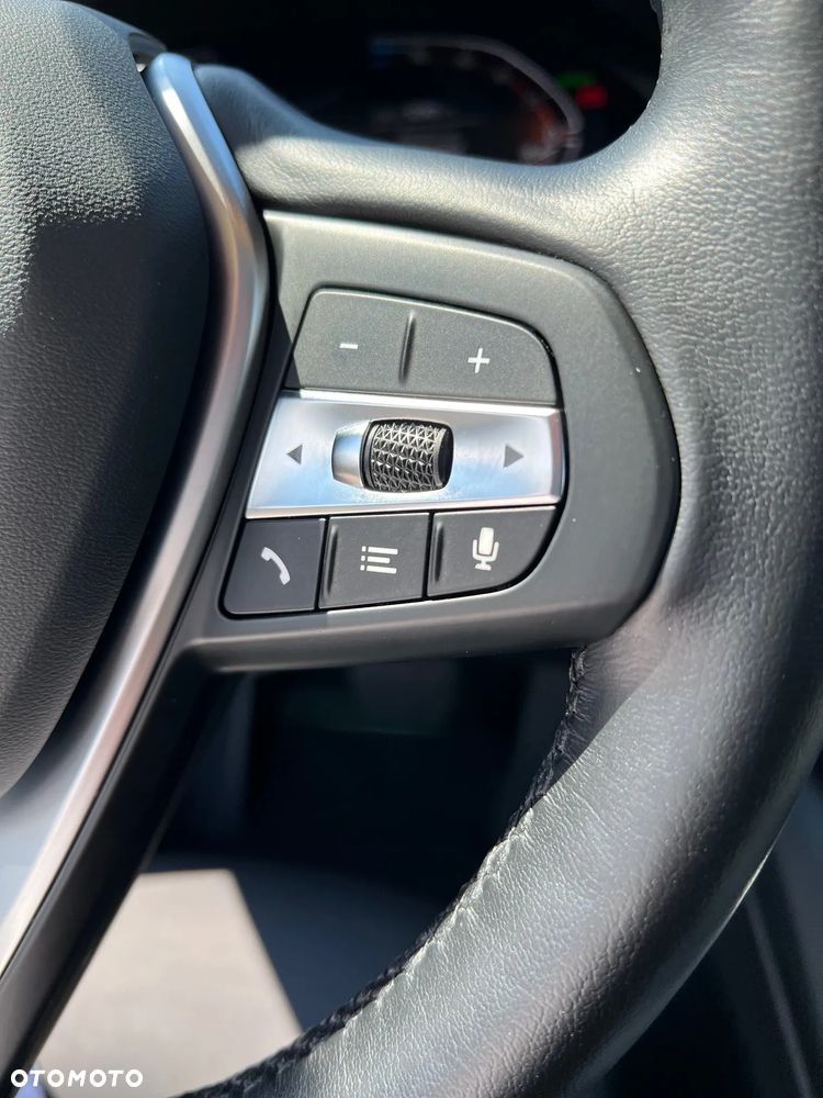 BMW Seria 3 320d xDrive Luxury Line sport - 27