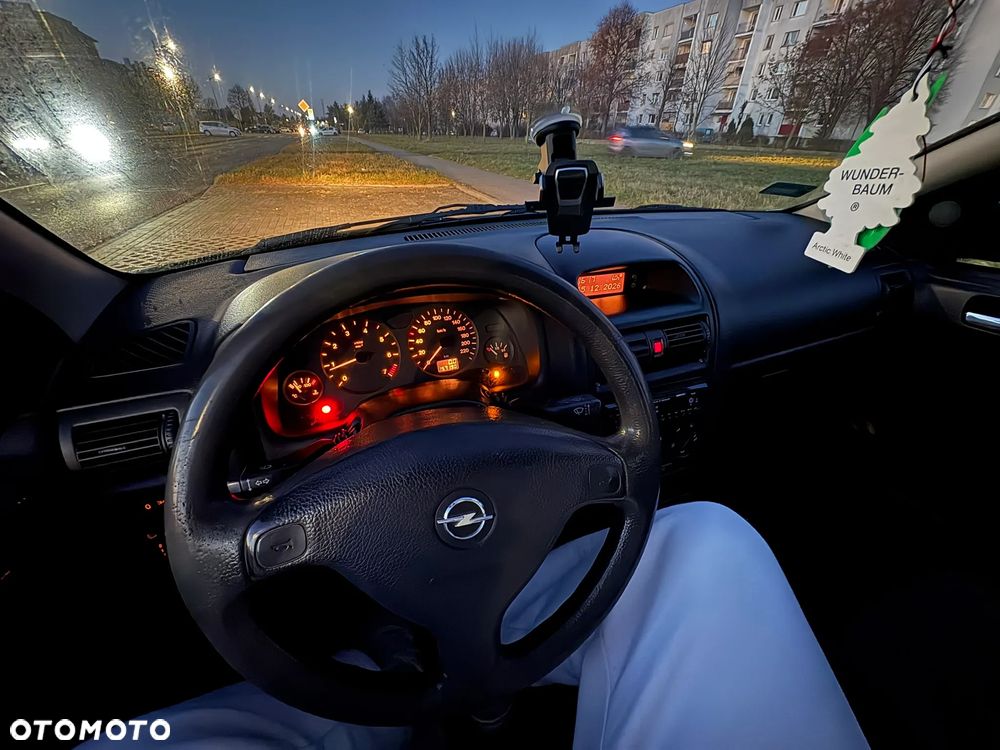 Opel Astra 1.4 16v GL - 19