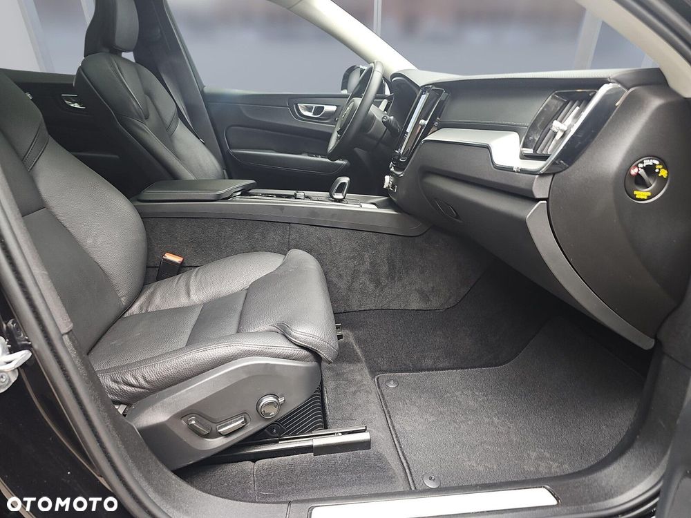 Volvo XC 60 T8 Plug-In Hybrid AWD Ultimate Dark - 12