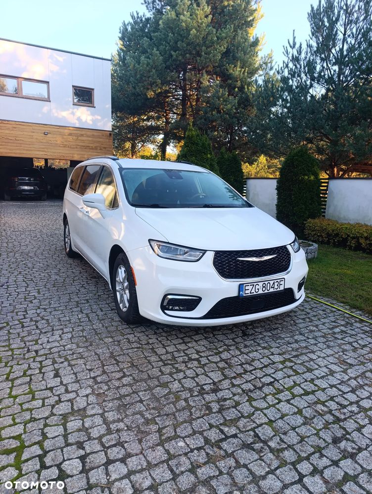 Chrysler Pacifica 2022 photo 2