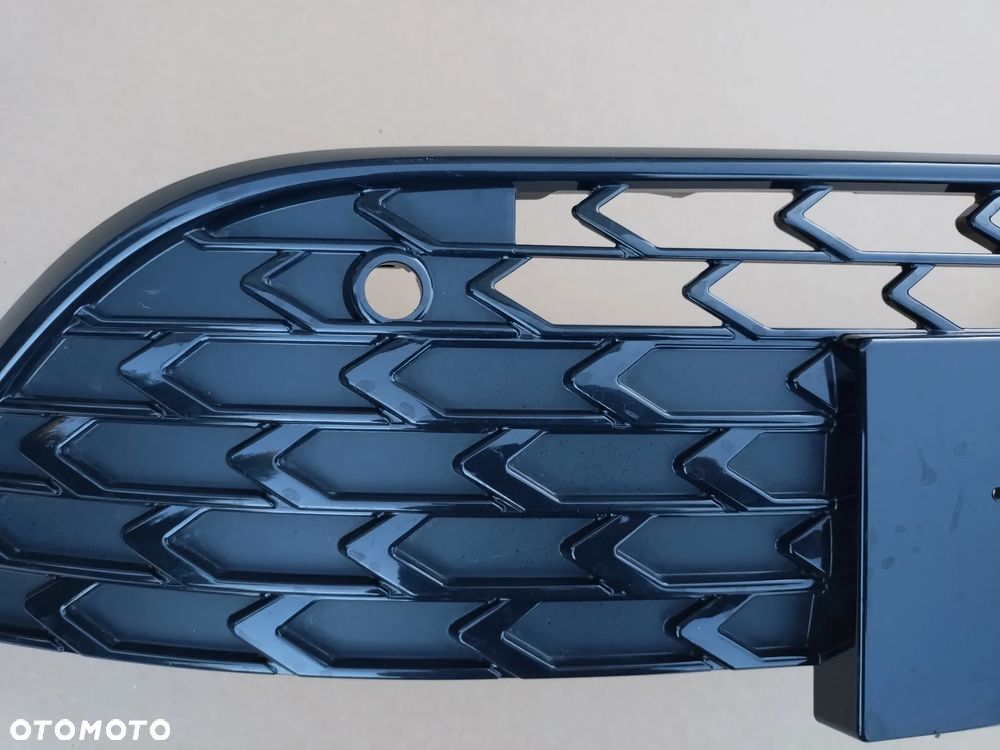 TOYOTA COROLLA E21 LIFT HB 22- 53102-02650 KRATKA W ZDERZAK PRZÓD ORYGINAŁ!  ŁADNA - 3