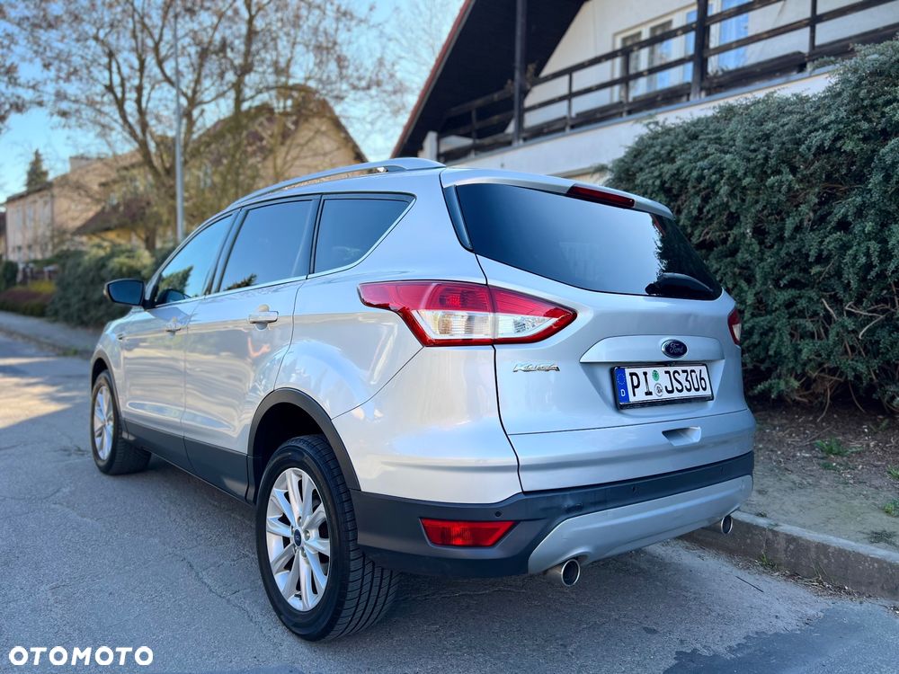Ford Kuga 2.0 TDCi 2x4 Titanium - 16