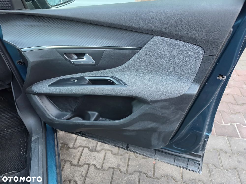 Peugeot 5008 1.2 PureTech Access - 21