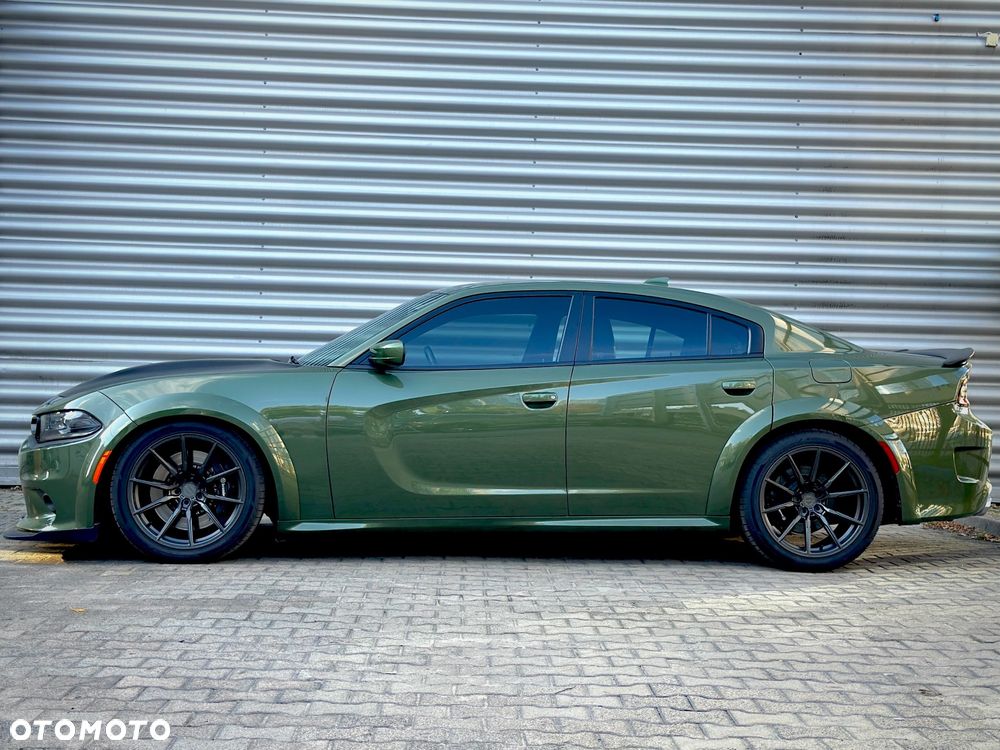 Dodge Charger 6.4 Scat Pack Widebody - 2