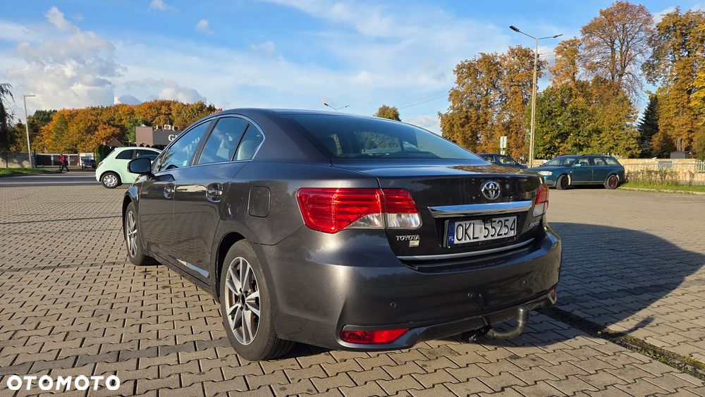 Toyota Avensis 1.8 Sol plus NAVI - 2