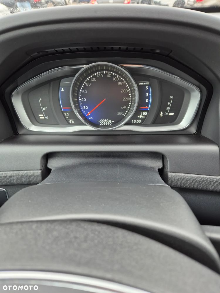 Volvo XC 60 D4 R-Design - 15