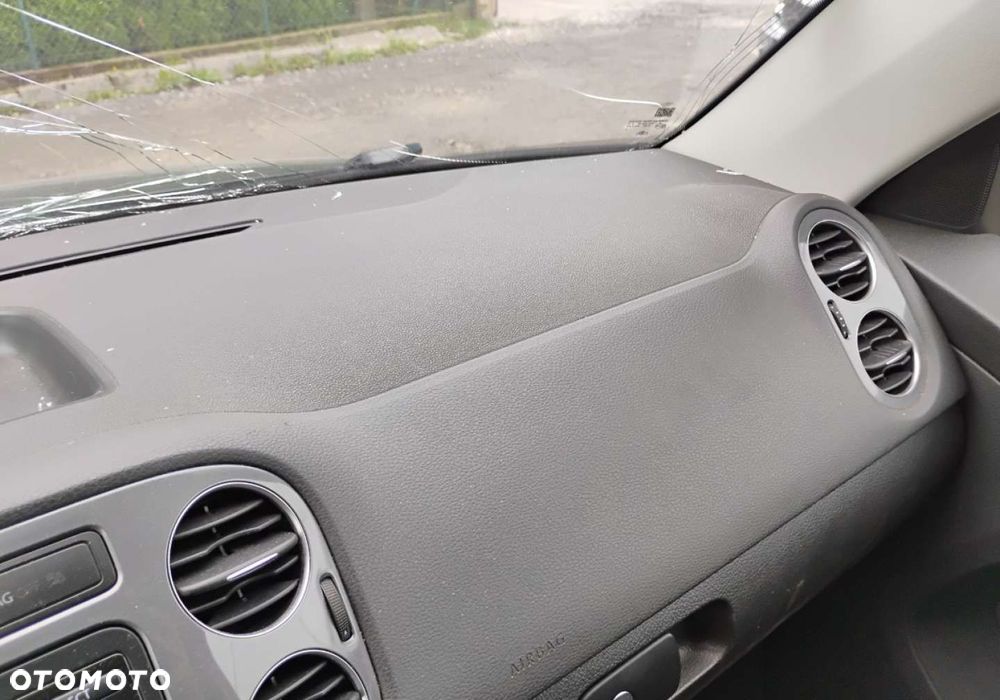 Volkswagen Tiguan - 16