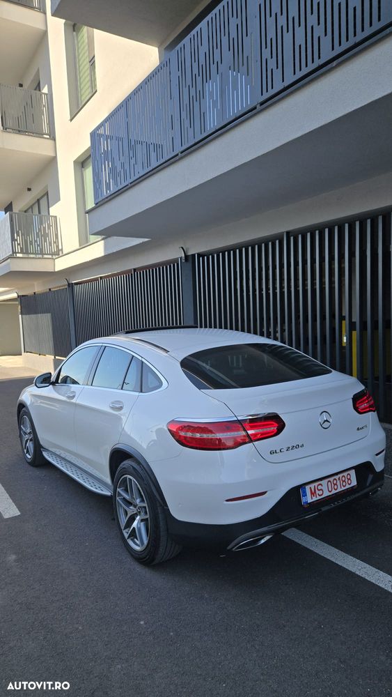 Mercedes-Benz GLC 220 d 4MATIC 9G-TRONIC AMG Line - 2