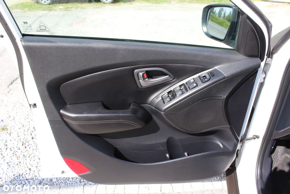 Hyundai ix35 1.6 2WD Fifa World Cup Edition - 17