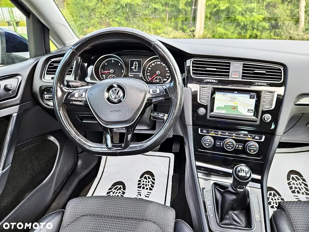 Volkswagen Golf 2.0 TDI BlueMotion Technology Edition - 18