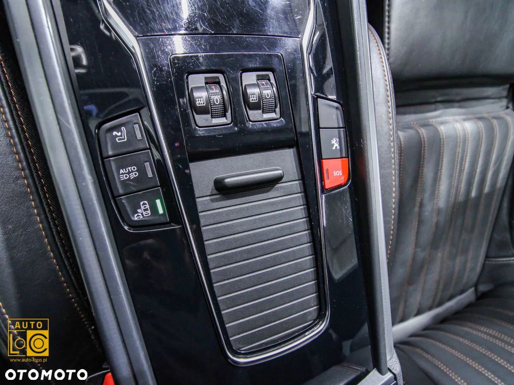 Peugeot 508 RXH Hybrid4 - 29