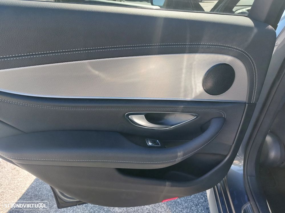 Mercedes-Benz E 300 de AMG Line - 16