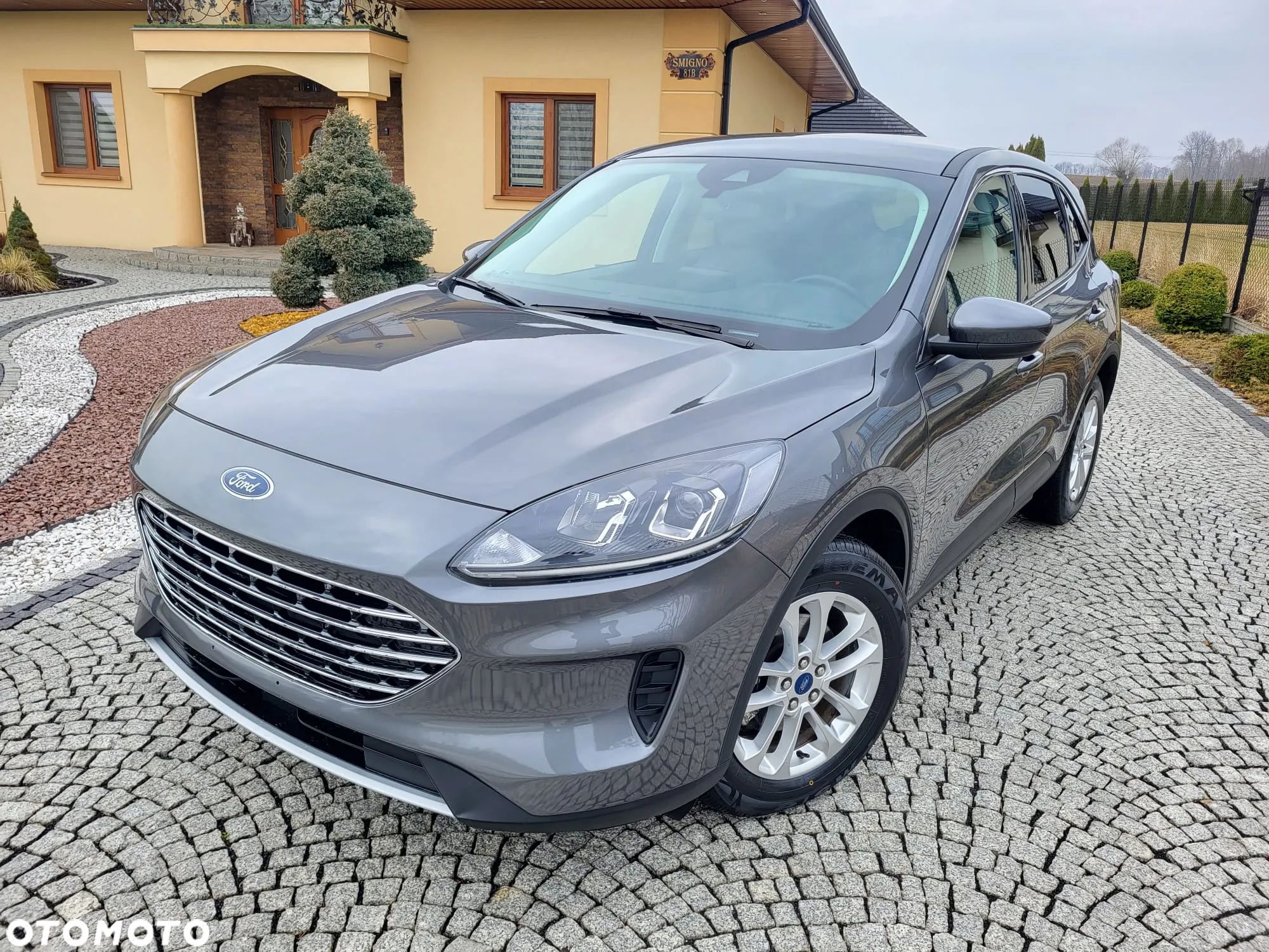 Ford Kuga - 1