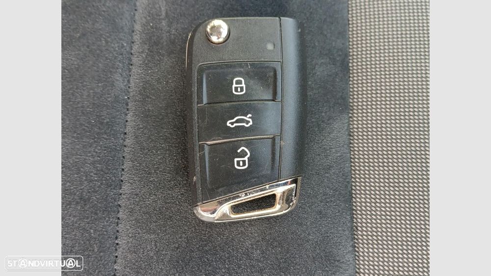 VW Golf Variant 1.6 TDi Highline - 15