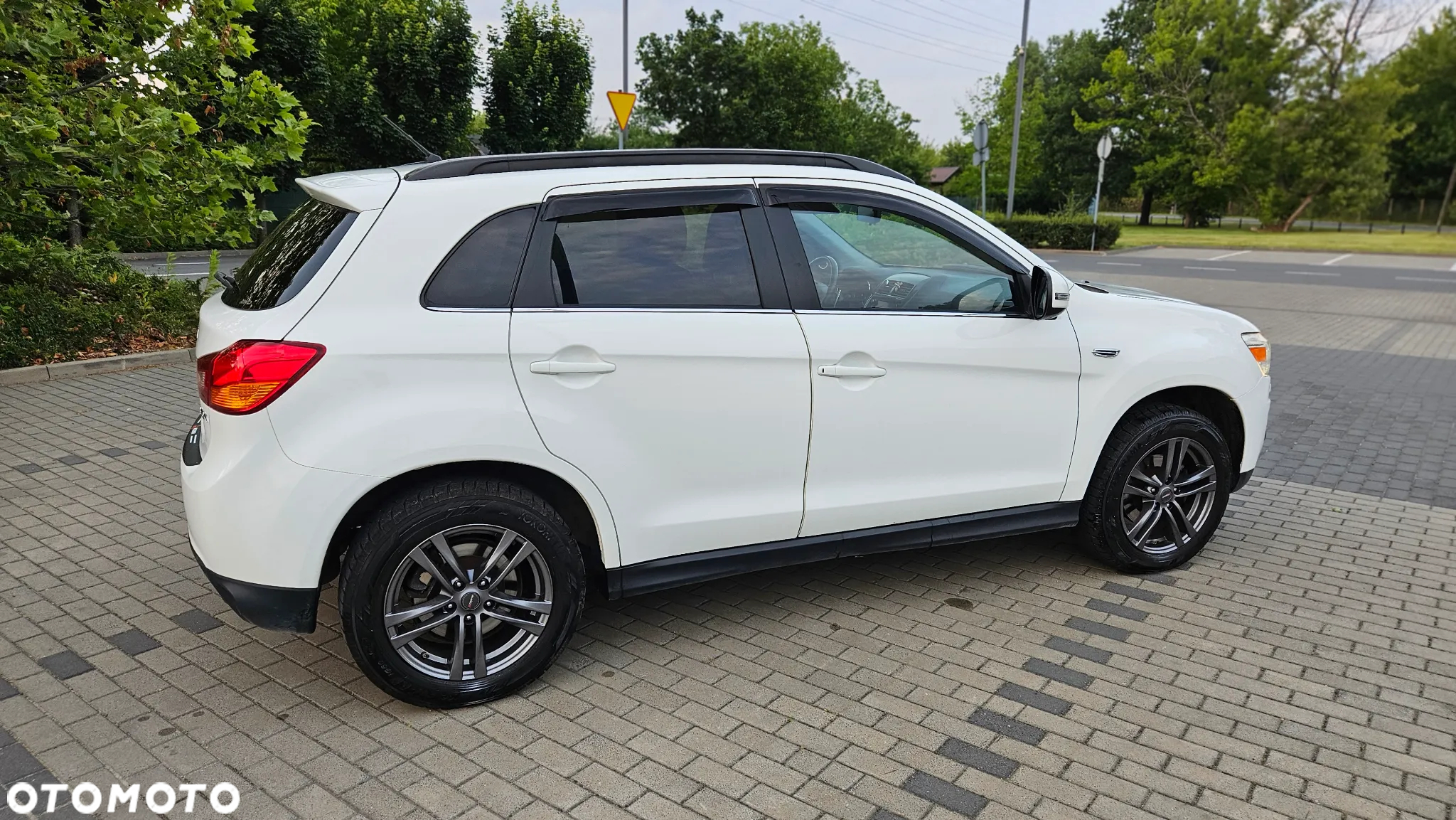 Mitsubishi ASX 2.2 DI-D 4WD Automatik Diamant Edition+ - 11