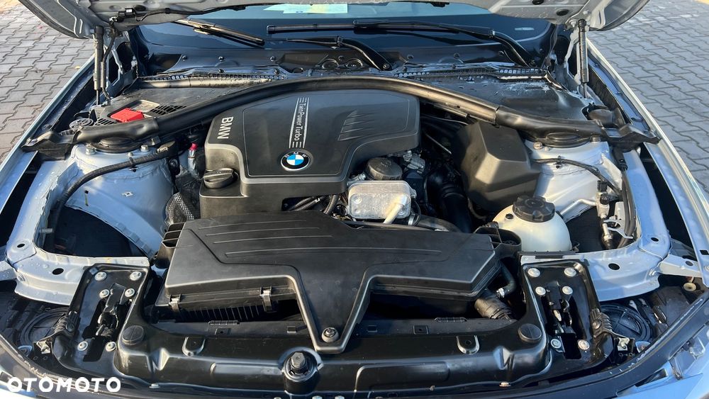 BMW Seria 3 320i Sport Line - 20