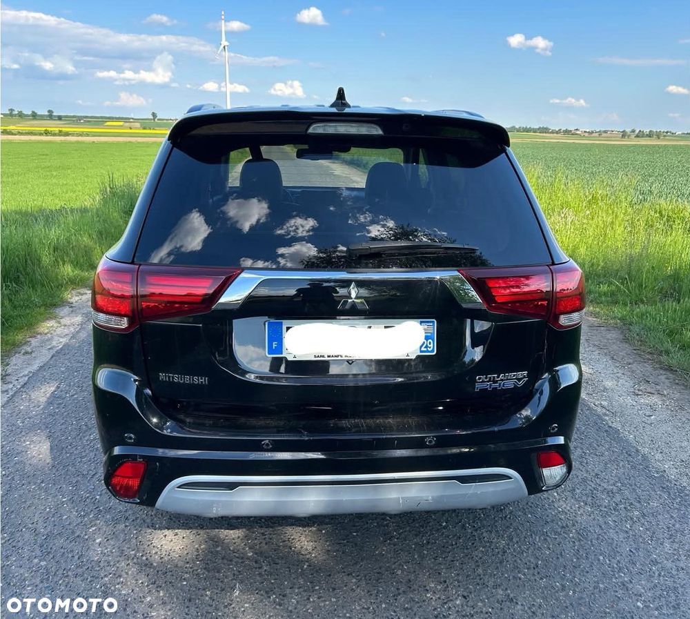 Mitsubishi Outlander - 7