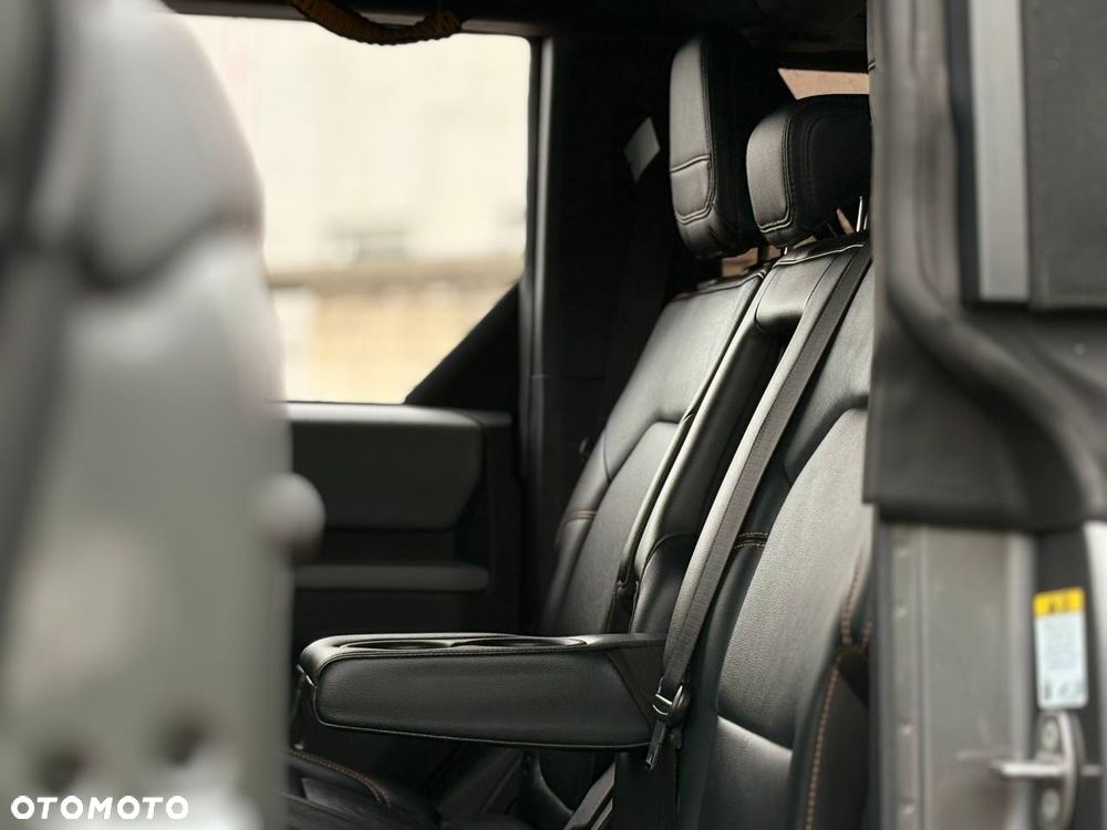 Ford Bronco - 19
