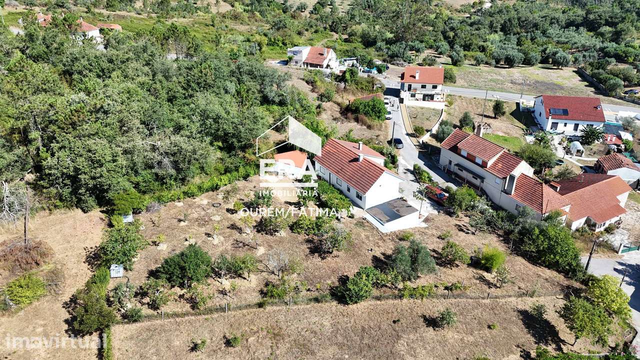 Moradia Geminada T2, Santiago de Litém - Grande imagem: 2/19