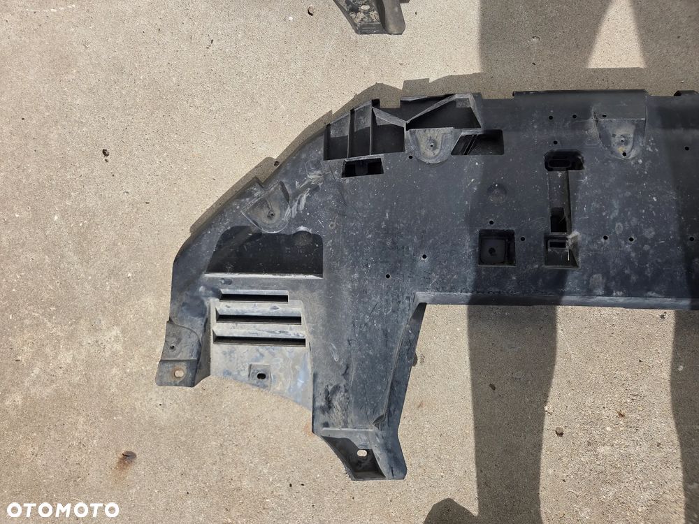 Osłona dolna pod zderzak Peugeot Expert III Citroen Jumpy III Toyota Proace III - 2