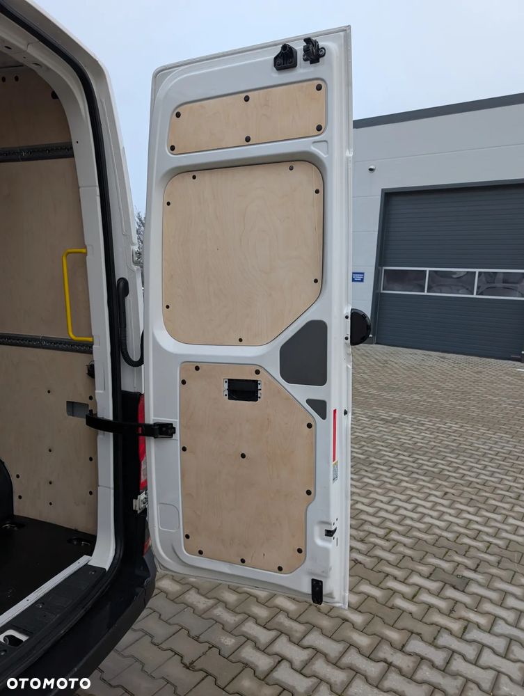 Volkswagen CRAFTER - 9