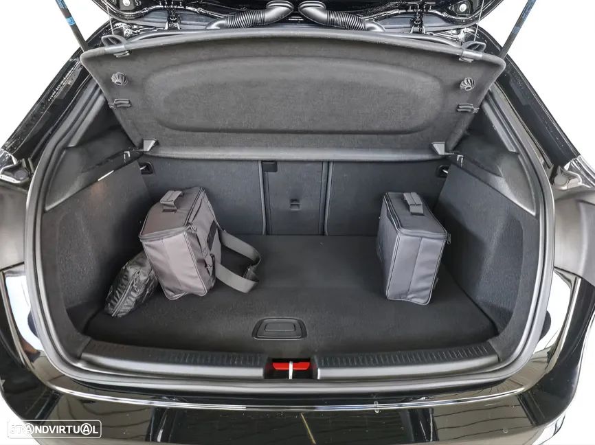 Mercedes-Benz A 250 e AMG Line - 14