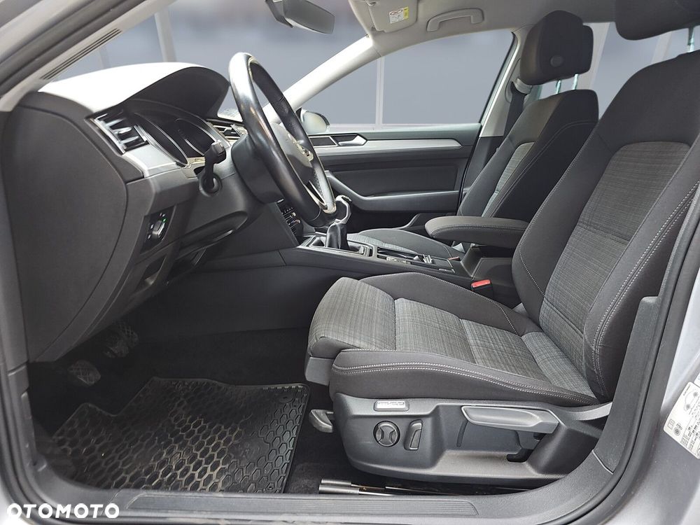 Volkswagen Passat 2.0 TDI EVO Business - 21
