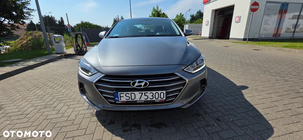 Hyundai Elantra 1.6 Comfort - 1