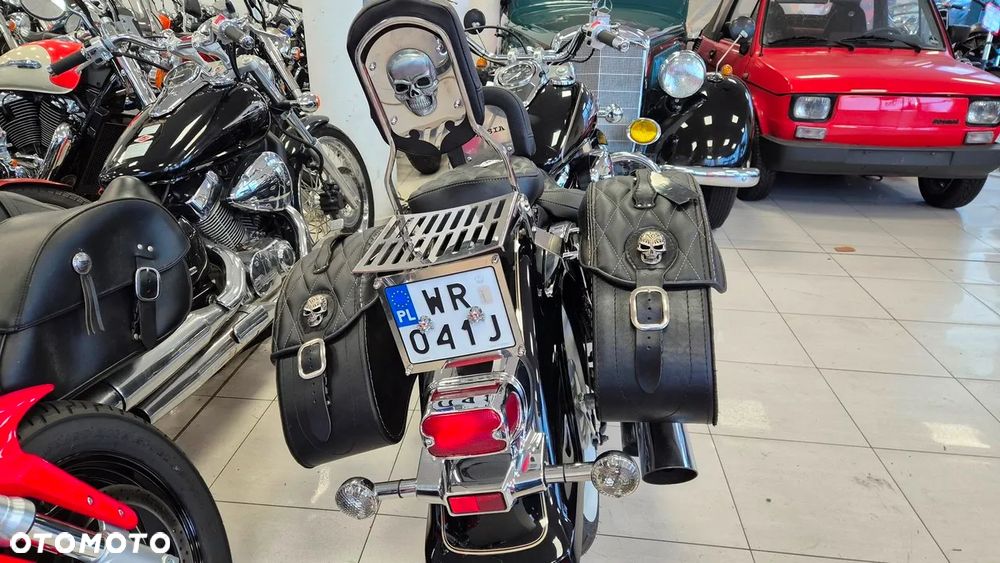 Suzuki Intruder - 13